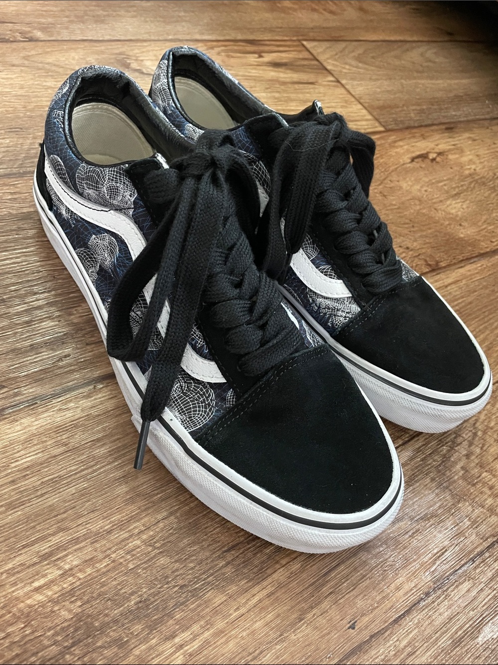 Vans Old Skool Wireframe Skulls Black & White Shoes Men Size 9 W11.5